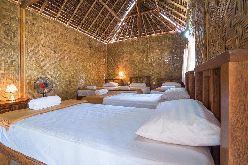 Full Moon Hostel Nusa Penida Quarto foto