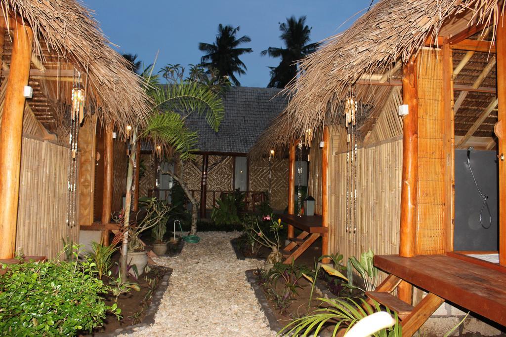 Full Moon Hostel Nusa Penida Exterior foto